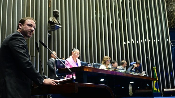 Com mais de 7,4 mil prisões e 631 operações em 2024, PCDF é homenageada no Senado