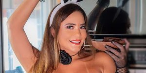 Geisy Arruda posa de coelhinha em ensaio para a Páscoa