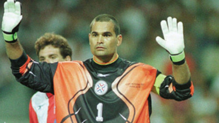 Chilavert volta a atacar Vini Jr