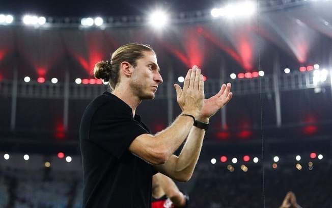 Após vitória sobre o Criciúma, Flamengo se garante na terceira posição do Campeonato Brasileiro Após vitória sobre o Criciúma, Flamengo se garante na terceira posição do Campeonato Brasileiro