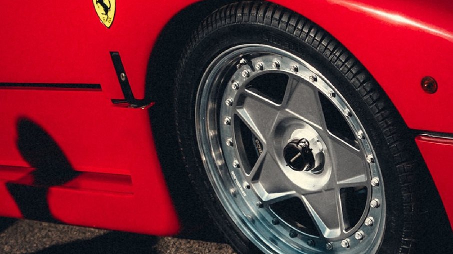 Ferrari F40 mantém rodas características do supercarro lançado pela marca em 1987