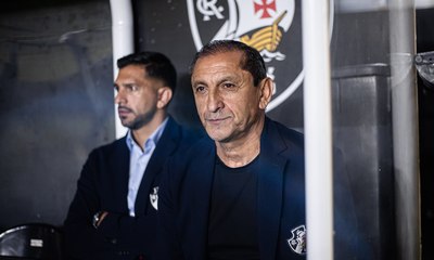 Vasco confirma saída definitiva do técnico Ramón Díaz