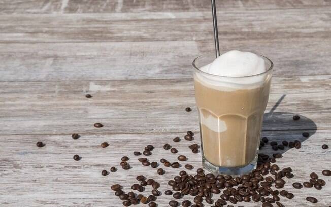 Ingredientes adicionam nutrientes ao café a ajudam na dieta; veja o que usar para preparar um 'super café'