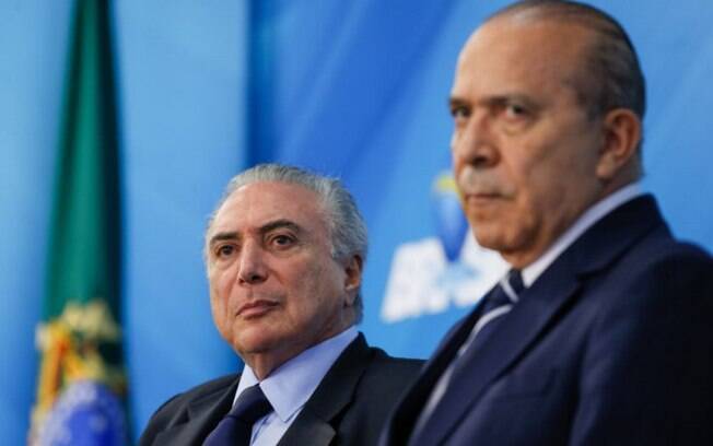 Temer durante cerimônia de posse do ministro do Turismo, Marx Beltrão; que está entre os ministros exonerados