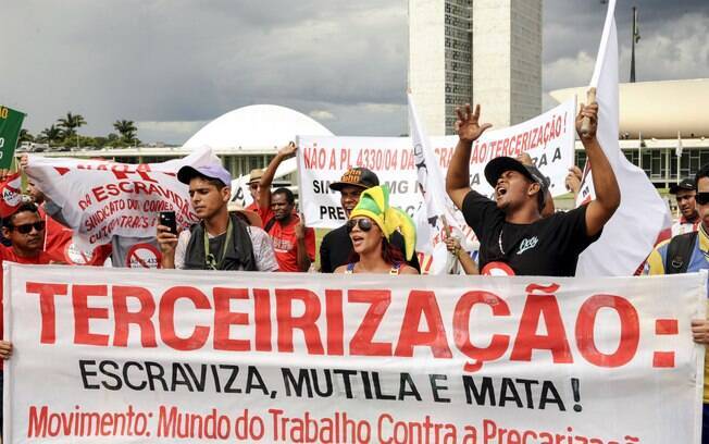 Em Brasília, CUT e Centrais Sindicais manifestam no gramado do Congresso<br /><br />
. Foto: Lucio Bernardo Jr./ Câmara dos Deputados/Fotos Públicas