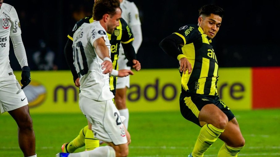 Peñarol e Corinthians empataram em 1 a 1 nesta quinta (21)