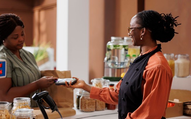 Vinhedo moderniza entrega de benefícios sociais