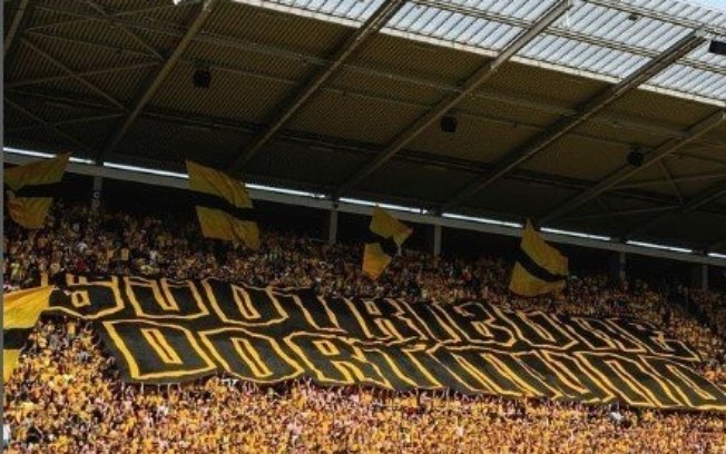 Torcida alemã é contra investimentos estrangeiros na Bundesliga - Foto: Reprodução/Instagram