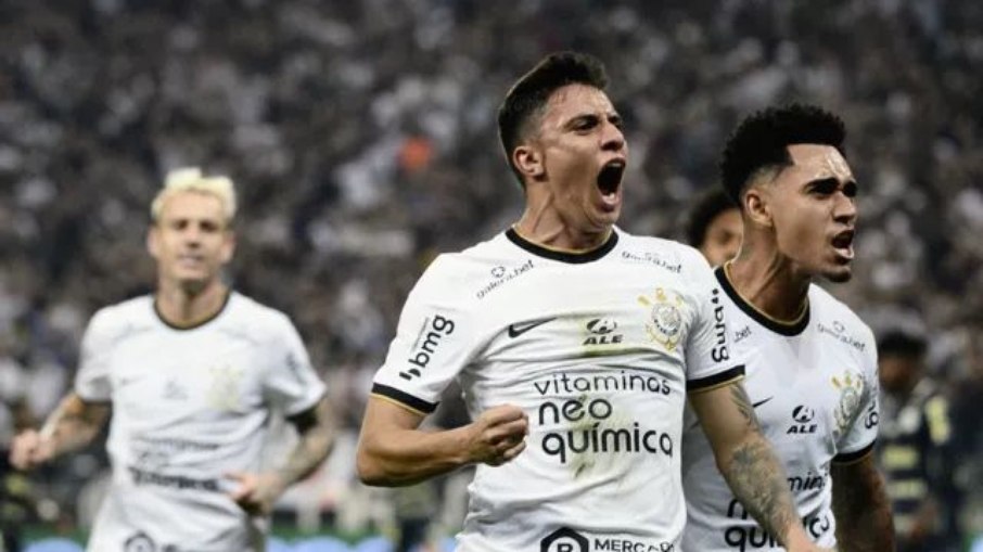 Corinthians atropela o Santos na Neo Química Arena