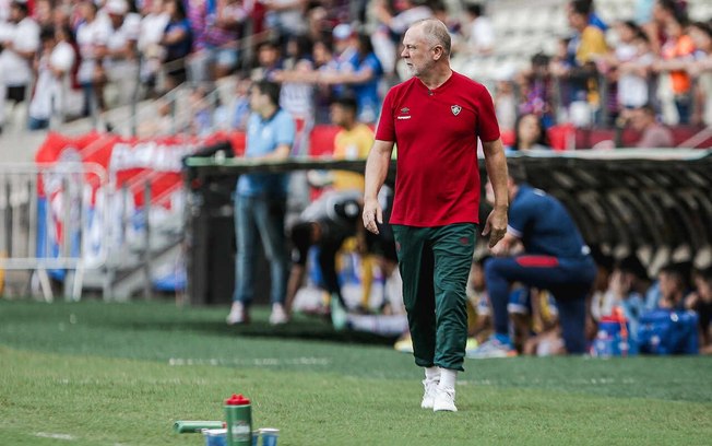 Jornalista responsabiliza Mano Menezes por derrota do Fluminense