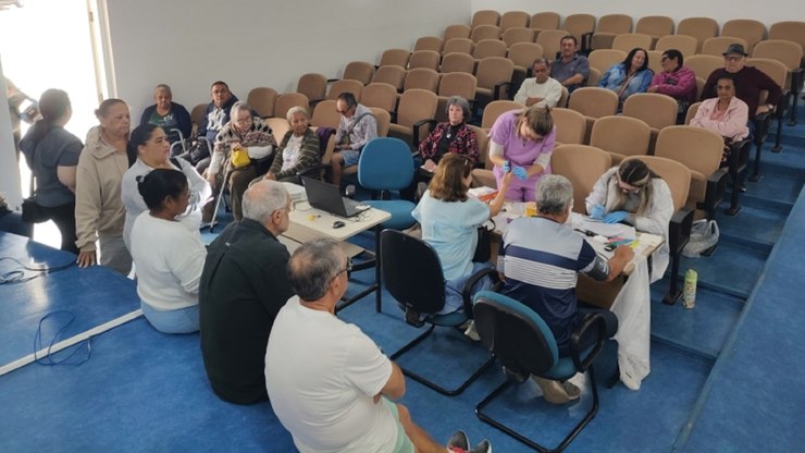 Grupo de saúde reforça cuidados com diabetes e hipertensão