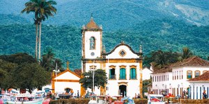 Corpo é encontrado após naufrágio durante ventania em Paraty