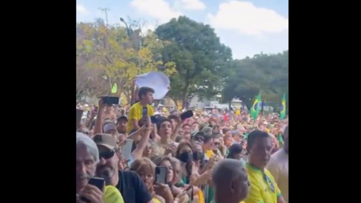 Bolsonaro is received by supporters in Ribeirão Preto
