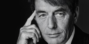 Morre John Nolan, ator dos filmes da trilogia Batman
