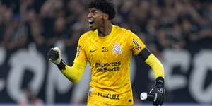 Corinthians empata, leva decisão aos pênaltis e avança às semis