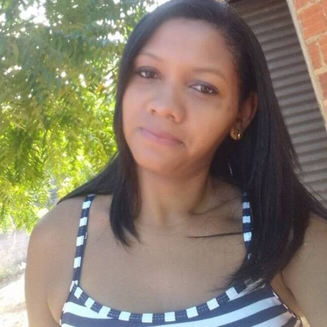 Laysse da Silva Carvalho foi morta a facadas na madrugada de sexta-feira (20); o suspeito foi preso pela Polícia Militar Laysse da Silva Carvalho