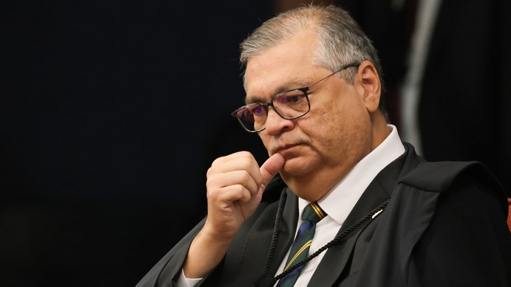 Decis%C3%A3o%20de%20Dino%20sobre%20chefe%20da%20PF%20tem%20recado%20duro%20a%20Mendon%C3%A7a