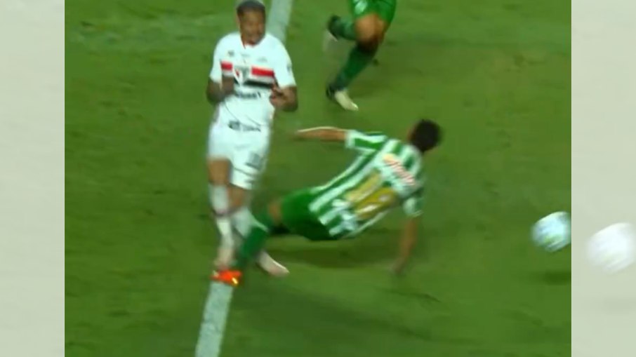 Entrada violenta de Diogo Barbosa em Luciano