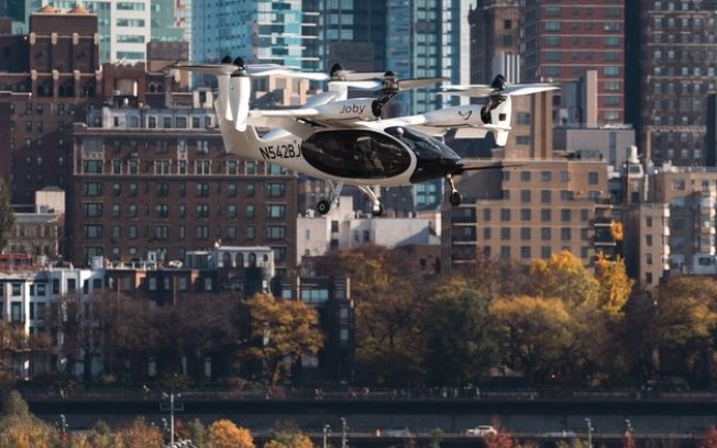 Carros voadores elétricos fazem voo de teste em Nova York