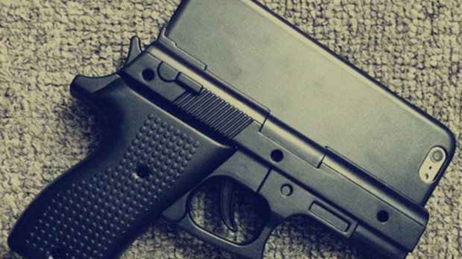 Garoto mata a avó após ser impedido de usar celular Garoto mata a avó após ser impedido de usar celular