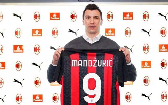 Mario Mandzukic é anunciado oficialmente como reforço do Milan