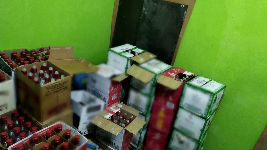 Bebidas alcoólicas podem ter sido misturadas com etanol Bebidas alcoólicas podem ter sido misturadas com etanol