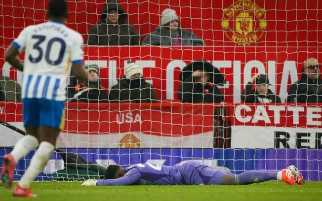 Goleiro André Onana desaba após o terceiro gol do Brighton na derrota do Manchester United por 3 a 1 neste domingo, pelo Campeonato Inglês Goleiro André Onana desaba após o terceiro gol do Brighton na derrota do Manchester United por 3 a 1 neste domingo, pelo Campeonato Inglês