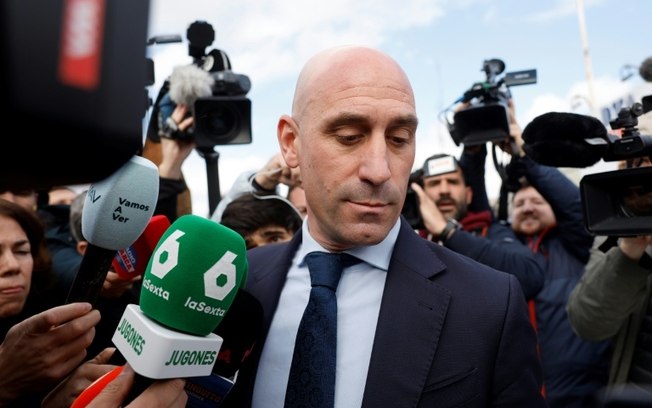 Luis Rubiales renunciou ao cargo em desgraça em 2023 após beijar Jenni Hermoso à força Luis Rubiales renunciou ao cargo em desgraça em 2023 após beijar Jenni Hermoso à força