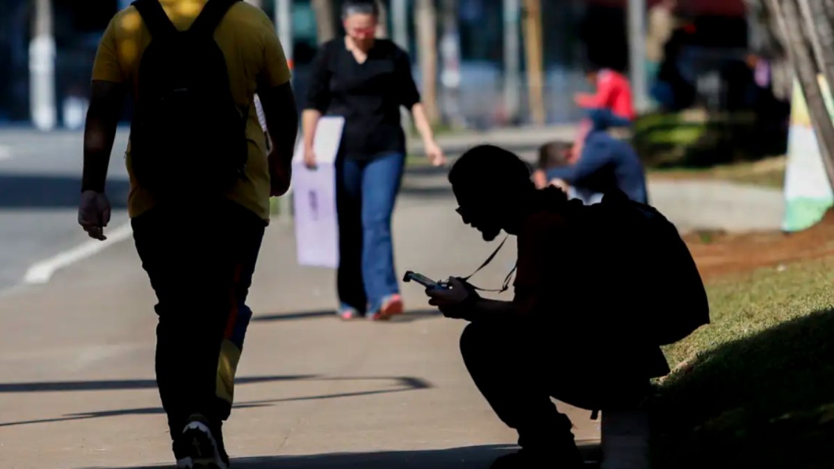 Jovens nem nem, nem estuda e nem trabalha