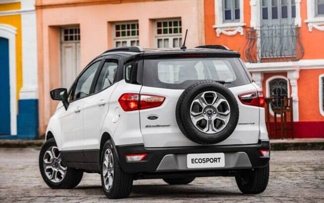 EcoSport Freestyle não traz os pneus runflat, como se observa na presença de estepe no exterior do porta-malas