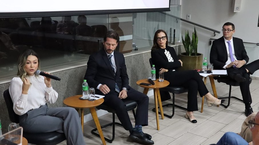 Mesa de conversa integrou a campanha Agosto Lilás da Câmara de Vinhedo