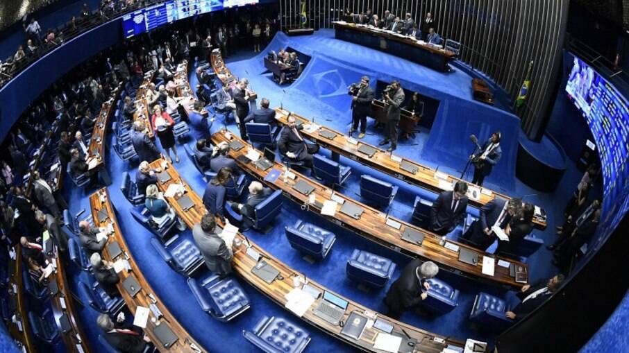 Texto aprovado pelos senadores é visto como primeiro passo para a reforma administrativa 