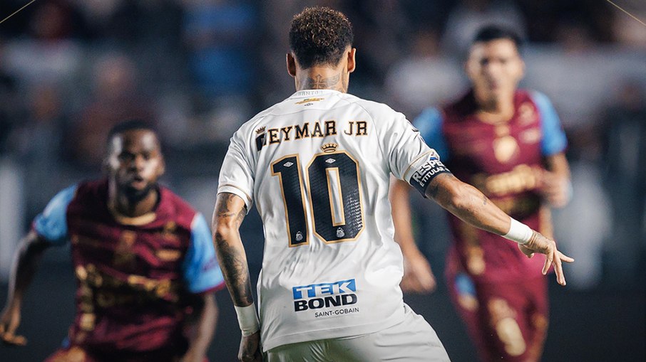 Neymar assusta torcida do Santos em jogo da Sul-Americana Neymar assusta torcida do Santos em jogo da Sul-Americana