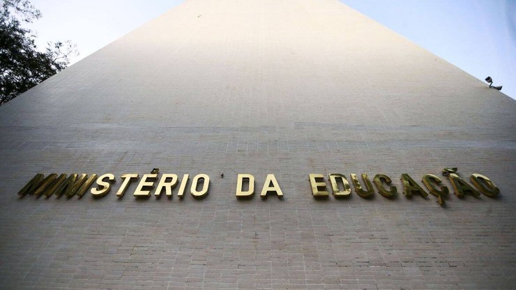 Senado aprova criação de novos cargos para ministérios