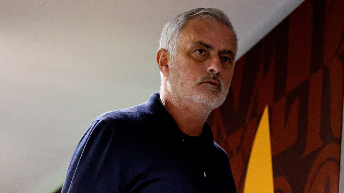 Imprensa espanhola aponta fim da paciência de Mourinho com Vini