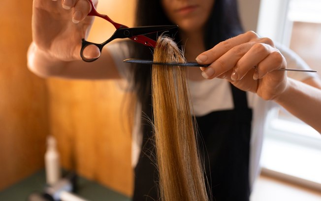Procura por alongamento capilar cresce no mercado de beleza