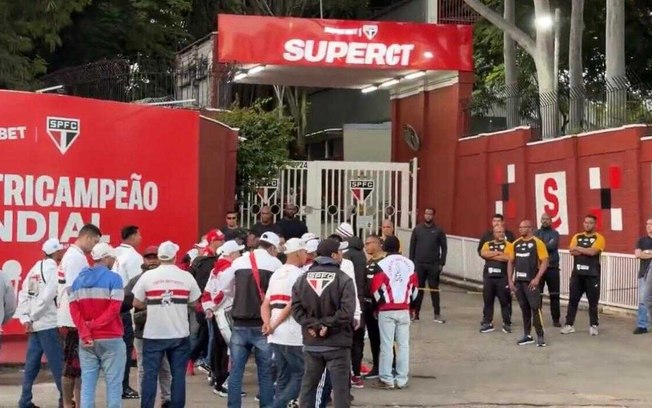Torcida do São Paulo está incomodada com a atual situação do time Torcida do São Paulo está incomodada com a atual situação do time