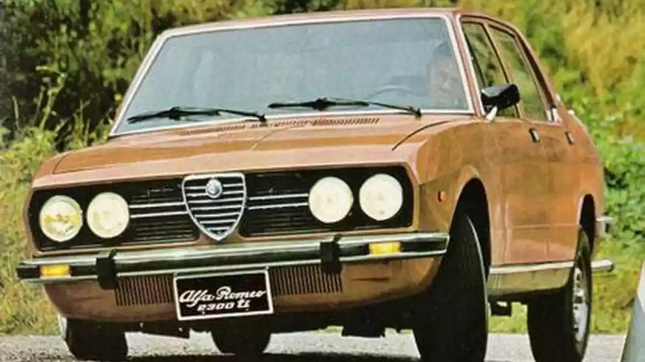 Luxuoso para a época, o Alfa brasileiro contava com itens como ar-condicionado, algo incomum na década de 1970 e 1980. 