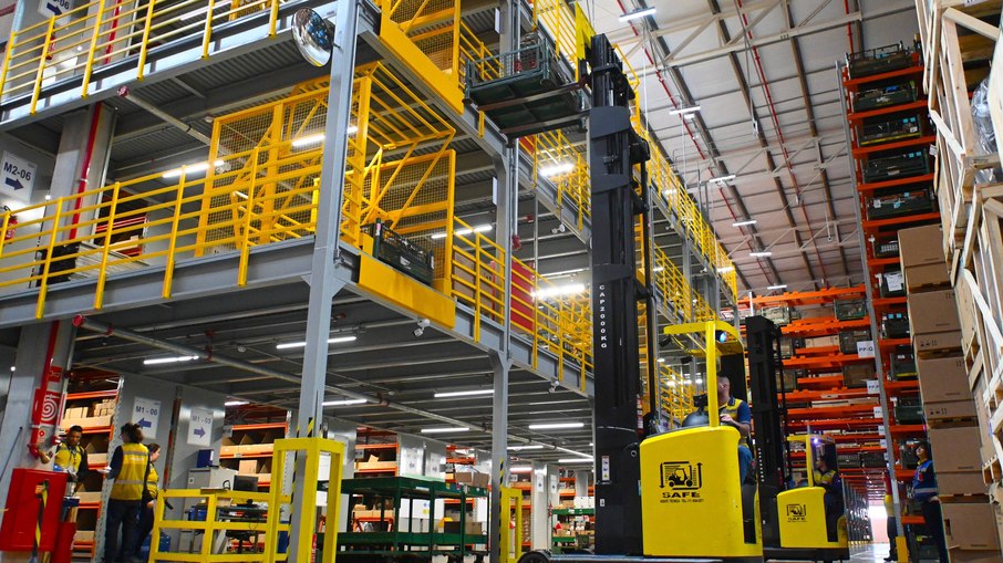 Centro de distribuição de peças (Mercedes -Benz - Itupeva -SP)
