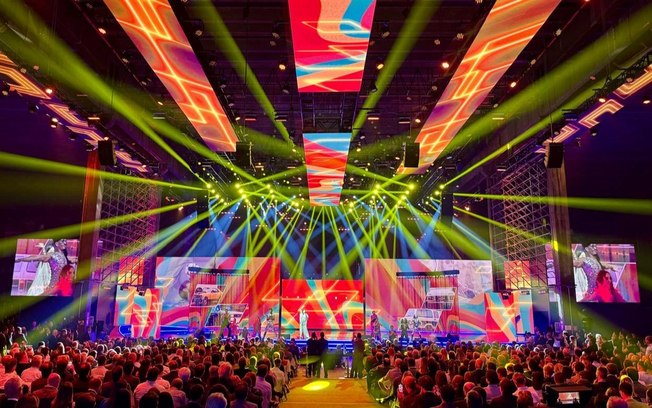 Tecnologia aprimora experiência com som e LED em eventos Tecnologia aprimora experiência com som e LED em eventos