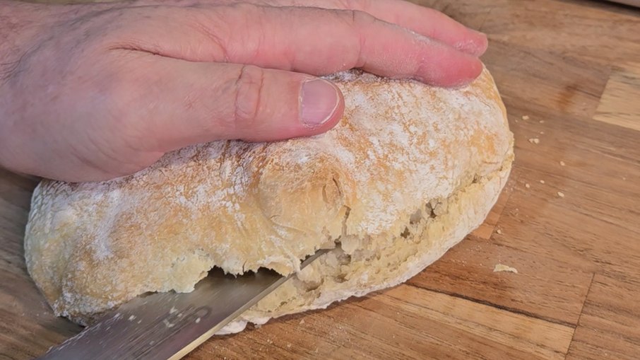 Abrindo o pão