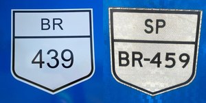 BR-439 ou BR-459? Erro em placa confunde motoristas entre SP e MG