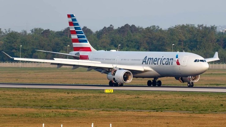 Turbul%C3%AAncia%20em%20voo%20da%20AmericanAirlines%20deixa%205%20feridos
