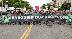 Protestos por direito ao aborto se espalham nos EUA