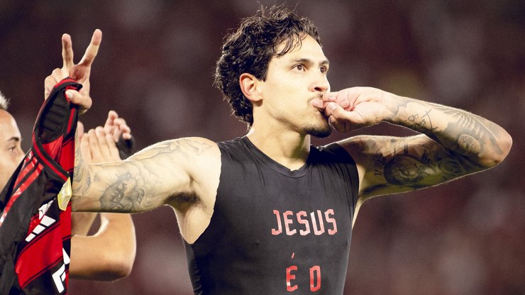 Pedro%20retorna%20e%20decide%20a%20vit%C3%B3ria%20do%20Flamengo%20sobre%20o%20Fluminense