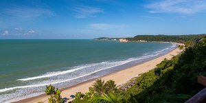 O que é a zona costeira e por que ela é importante?