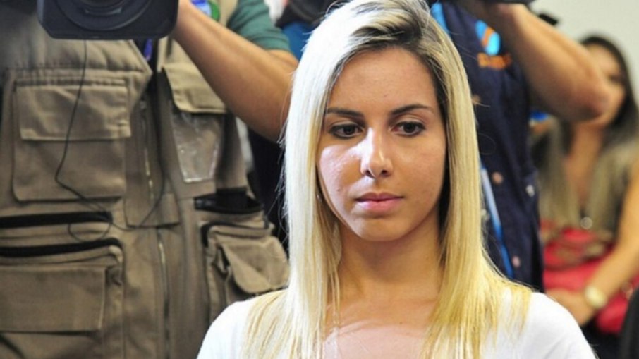 Com um rosto fofo, Barbie do crime é conhecida por aplicar golpes após fingir ser amiga das pessoas Com um rosto fofo, Barbie do crime é conhecida por aplicar golpes após fingir ser amiga das pessoas