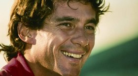 Empresa lança relógio com partes de carro de Senna