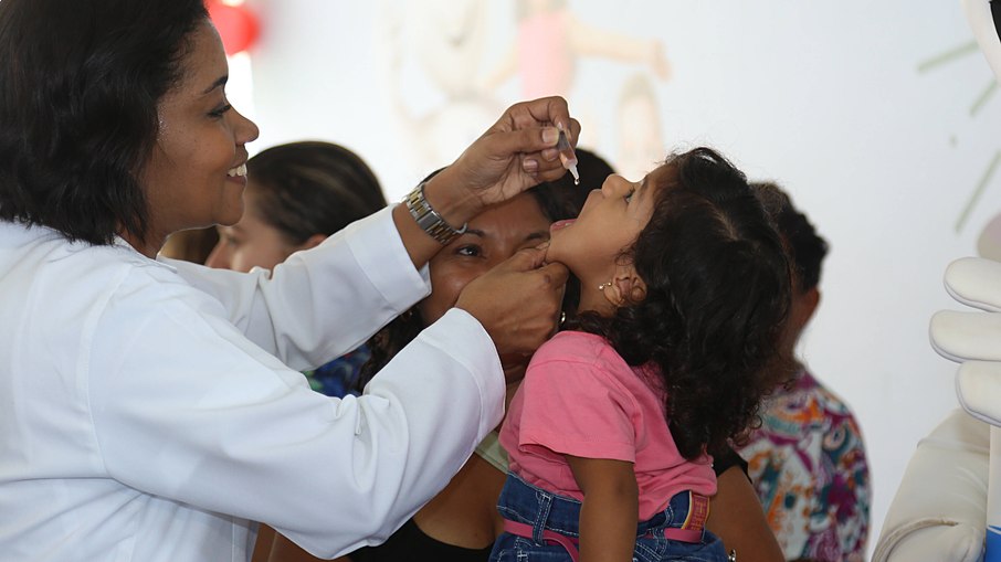 Prazo para vacinar crianças contra a Pólio e outras variadas doenças foi prorrogado até a próxima sexta, dia 30 de setembro