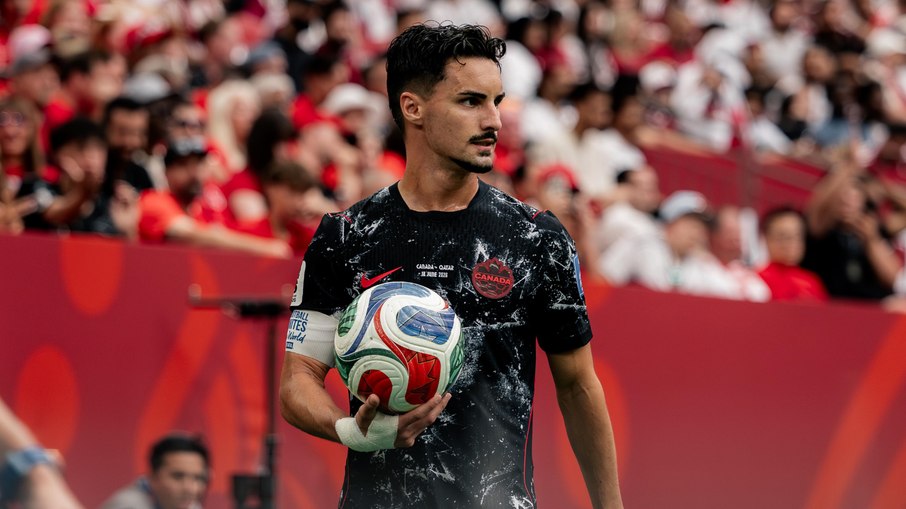 Stephen Eustáquio marcou o gol canadense contra a África do Sul